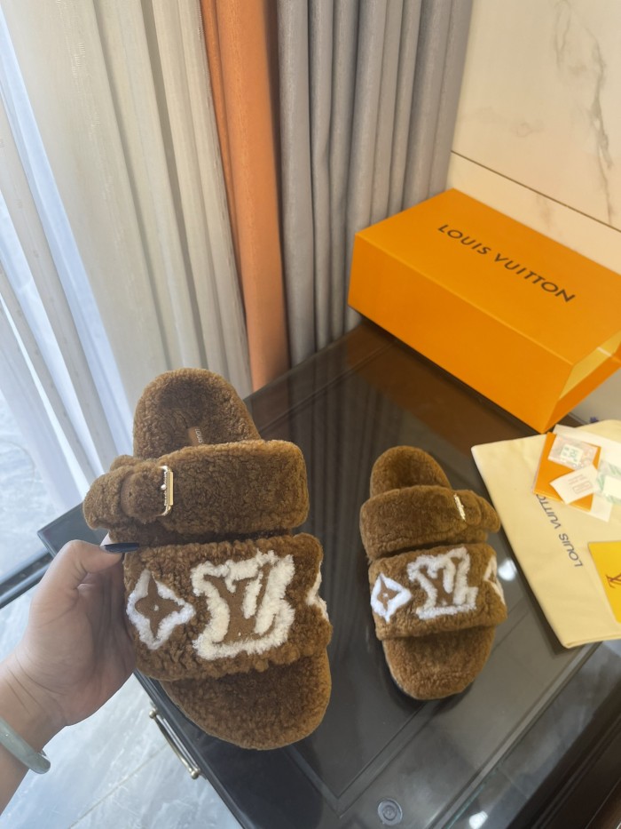 LV women Sandals 1：1 Quality-491