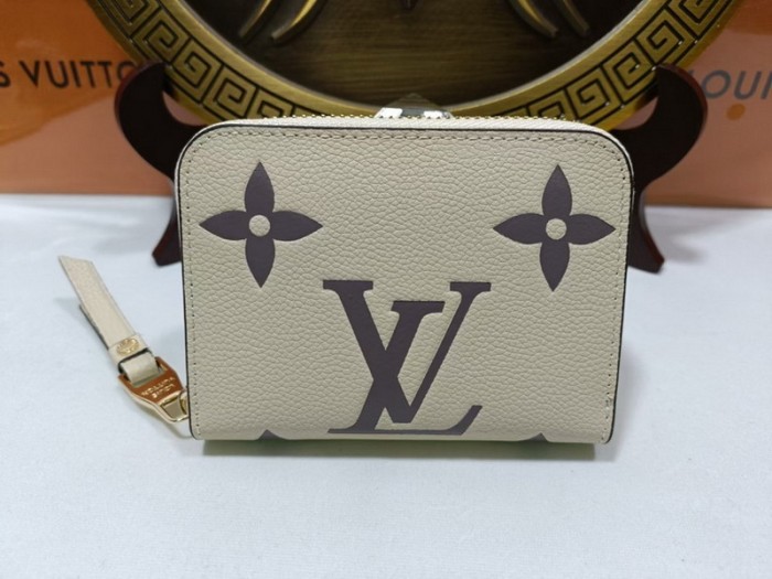 Super Perfect LV Wallet-100