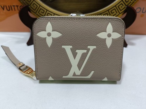 Super Perfect LV Wallet-098