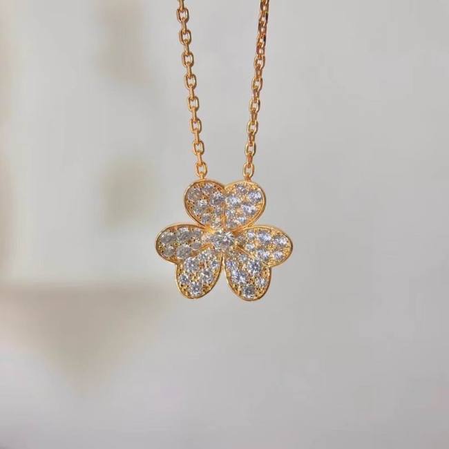 Van Cleef & Arpels Necklace-076