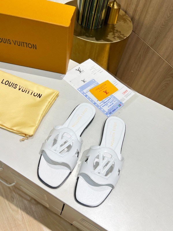 LV women slippers AAA-373