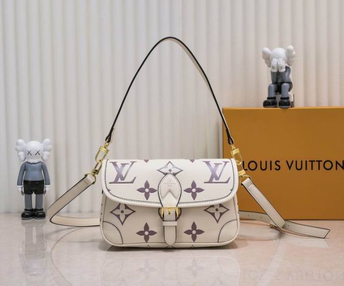 LV Hangbags AAA Women-984