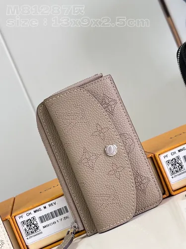 Super Perfect LV Wallet-683