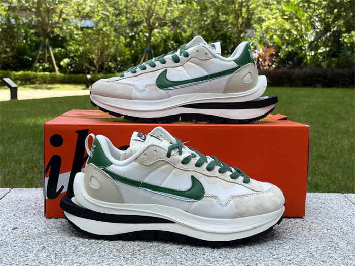 Authentic Sacai x VaporWaffle Beige White Green