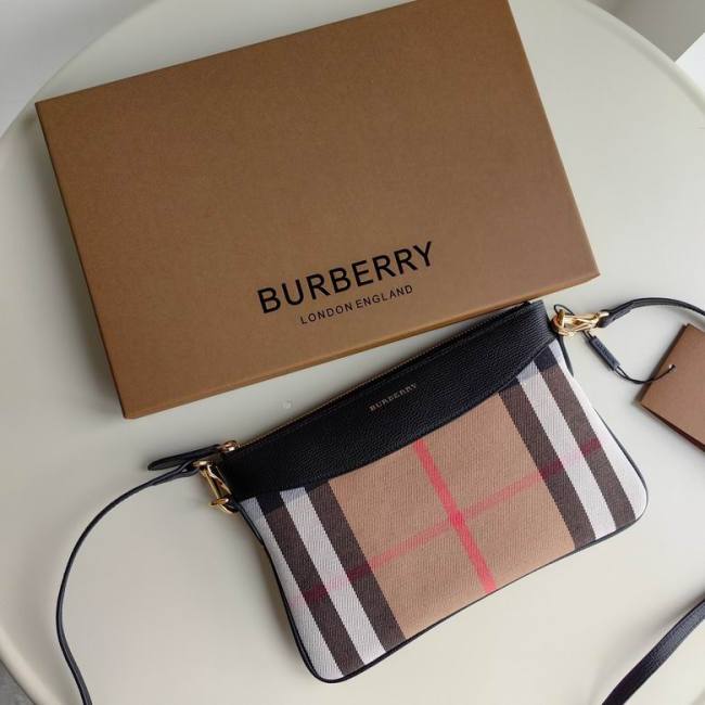 Burberry Handbags AAA-009