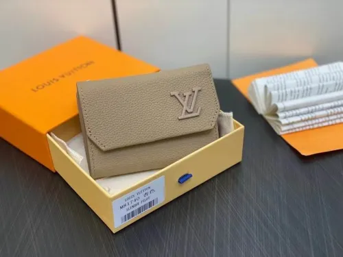 Super Perfect LV Wallet-712