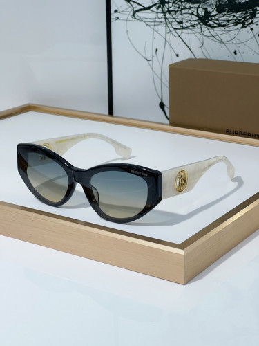 Burberry Sunglasses AAAA-2412