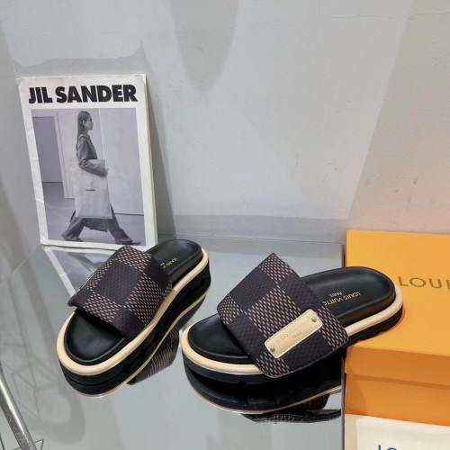LV Sandals 1：1 Quality-718