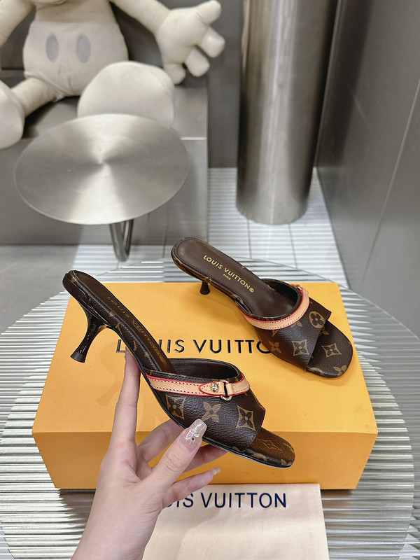 LV women Sandals 1：1 Quality-699