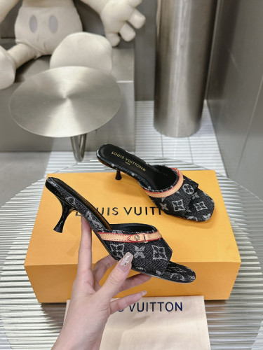 LV women Sandals 1：1 Quality-697