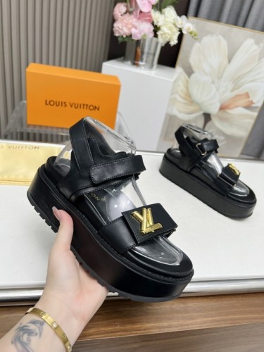 LV women Sandals 1：1 Quality-709