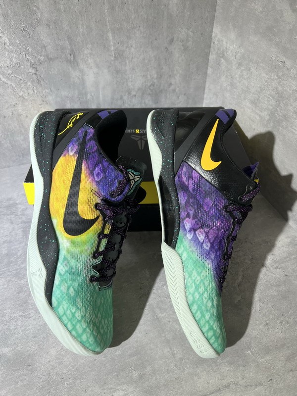 Authentic Kobe 8  Easter”