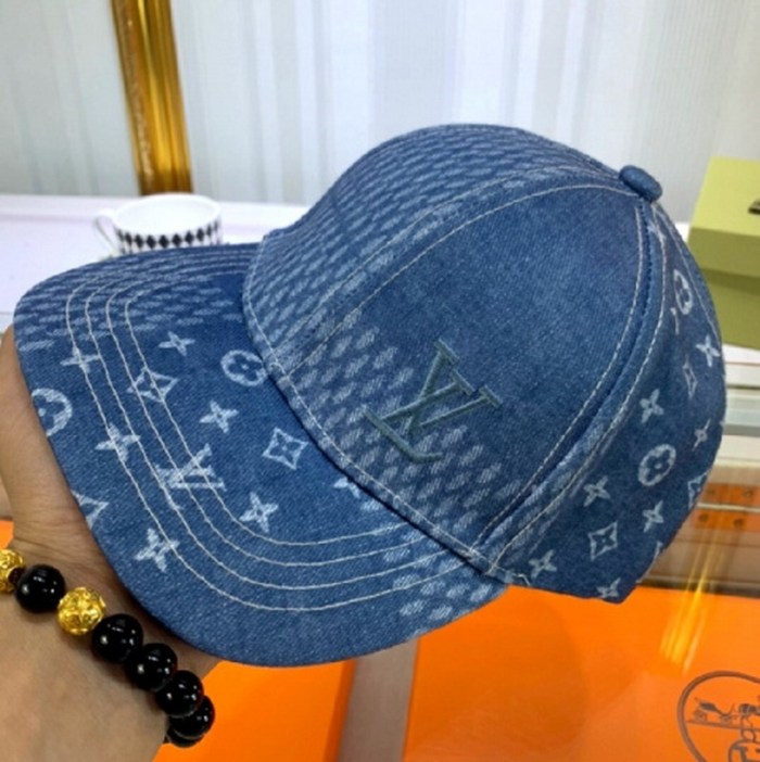 LV Hats AAA-082