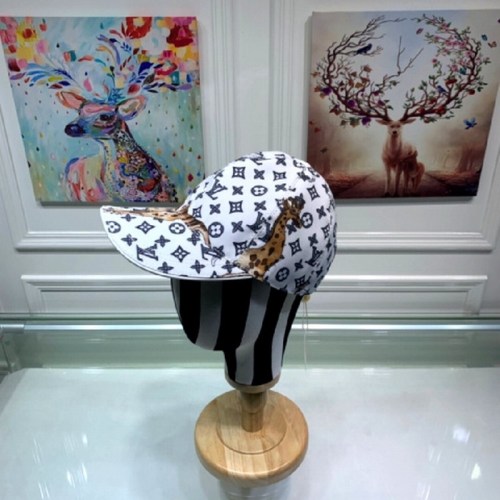LV Hats AAA-102