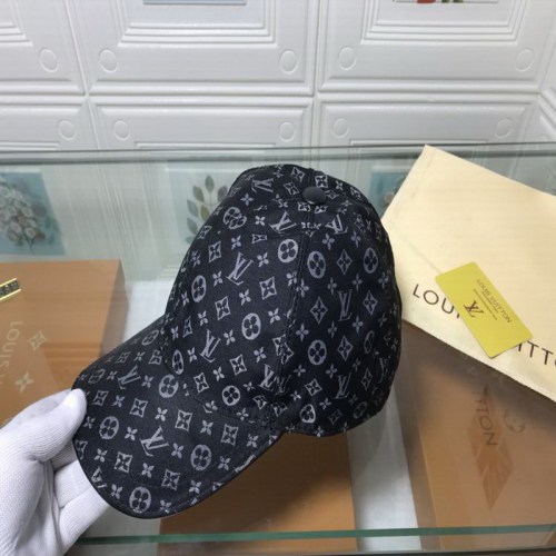 LV Hats AAA-209
