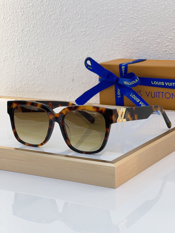 LV Sunglasses AAAA-4525