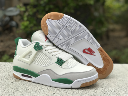 Authentic Authentic Nike SB x Air Jordan 4 “Pine Green”  women