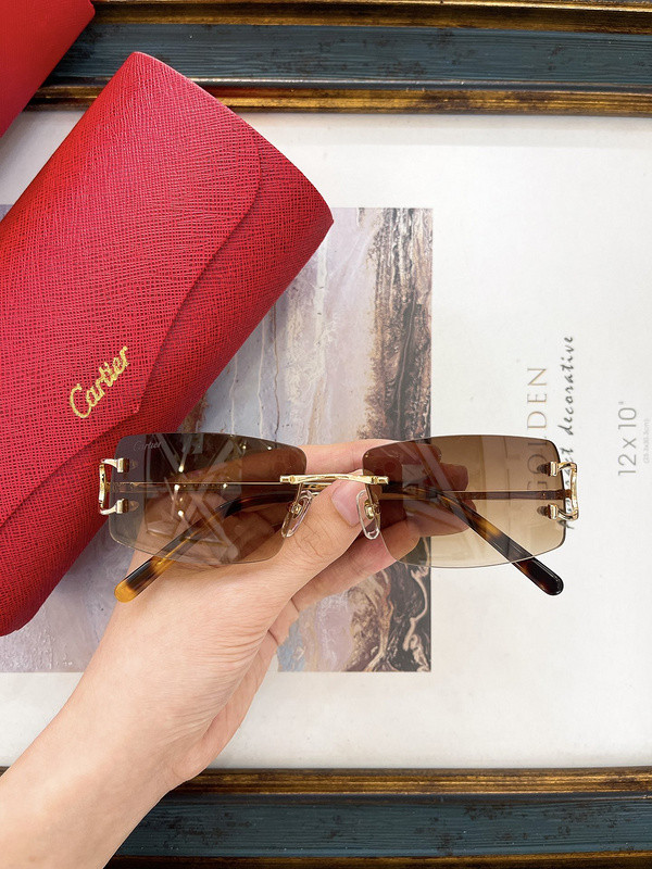 Cartier Sunglasses AAAA-7008