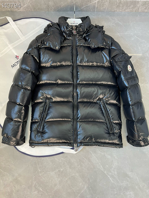 Moncler Down Coat men-1981