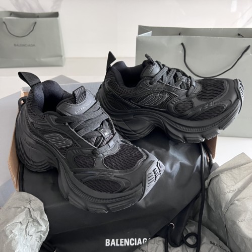 B 17FW Tripe-S High End Sneaker-640