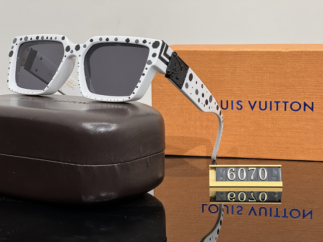 LV Sunglasses AAA-449