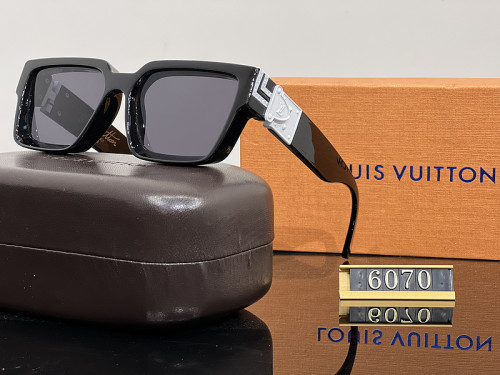 LV Sunglasses AAA-452