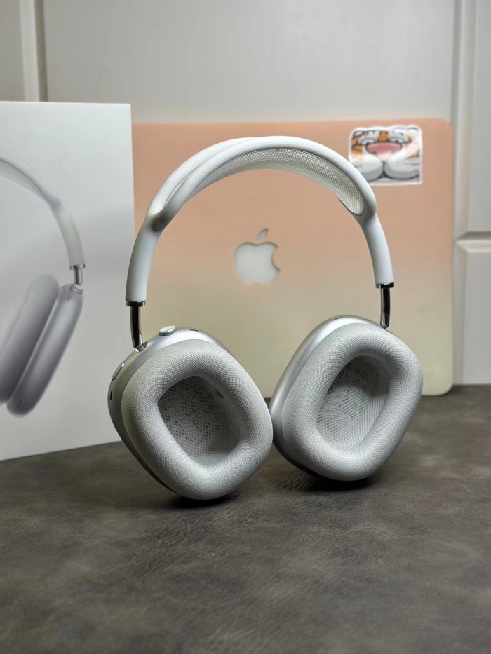Air Pods MaX in