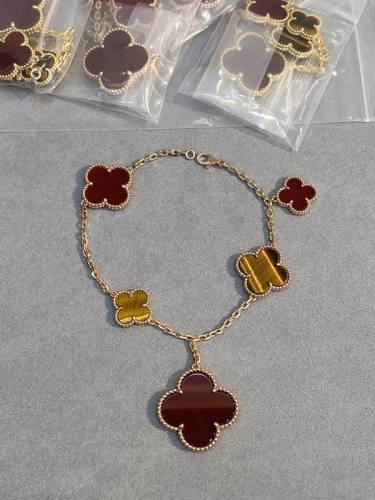 Van Cleef & Arpels bracelet-077