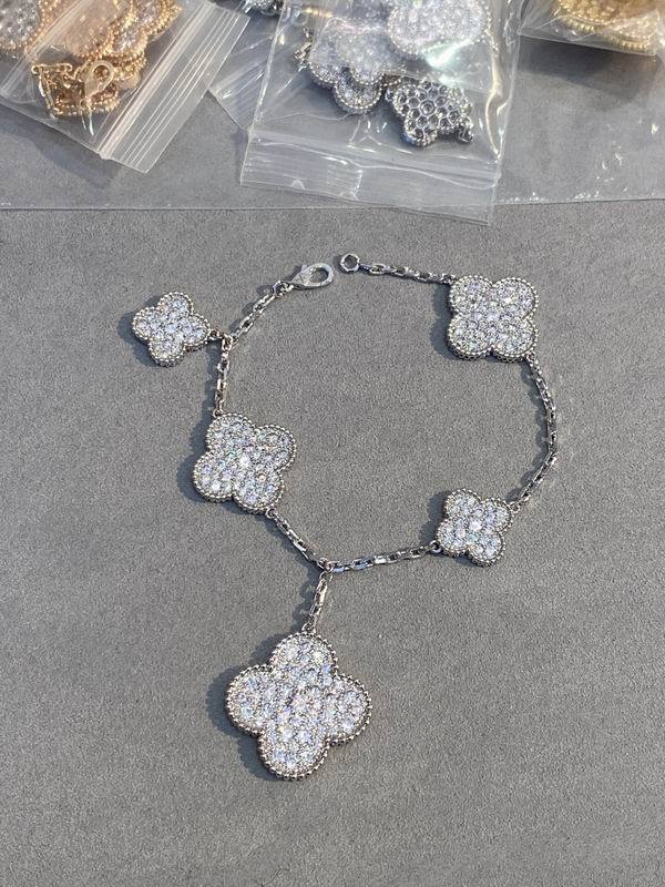 Van Cleef & Arpels bracelet-066