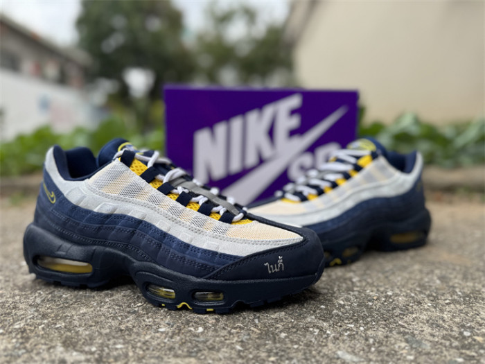 Authentic Nike SB Air Max 95 x Eric Koston Obsidian and Speed Yellow