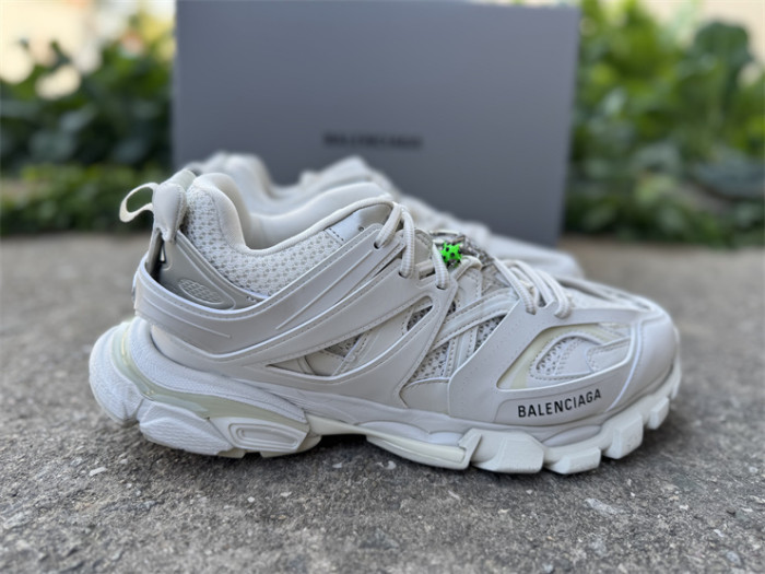 B 17FW Tripe-S High End Sneaker-684