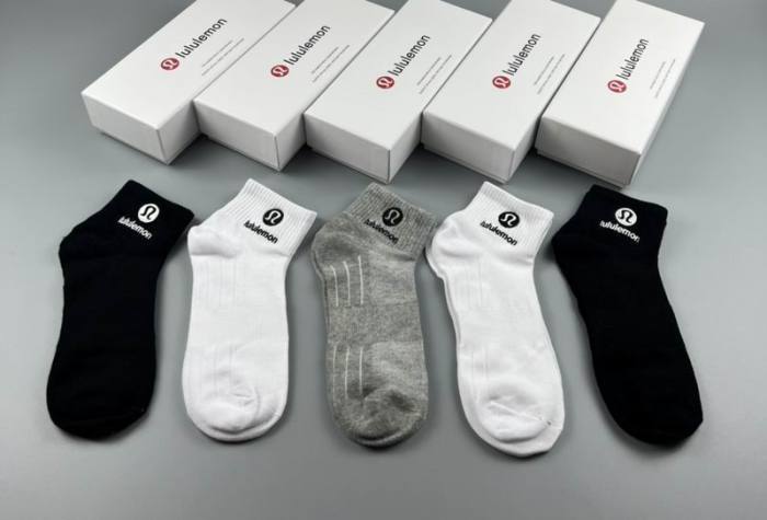 Luluemon Socks-014
