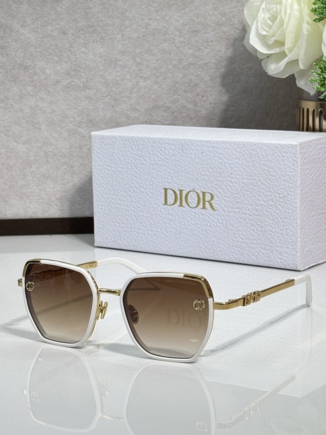 Dior Sunglasses AAAA-4755