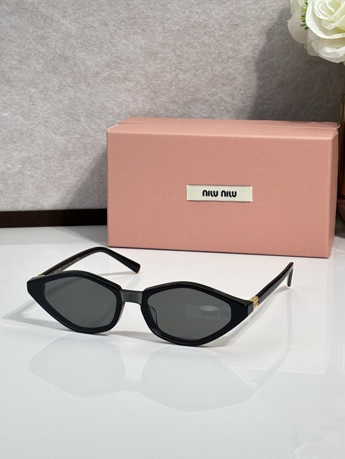 Miu Miu Sunglasses AAAA-3379