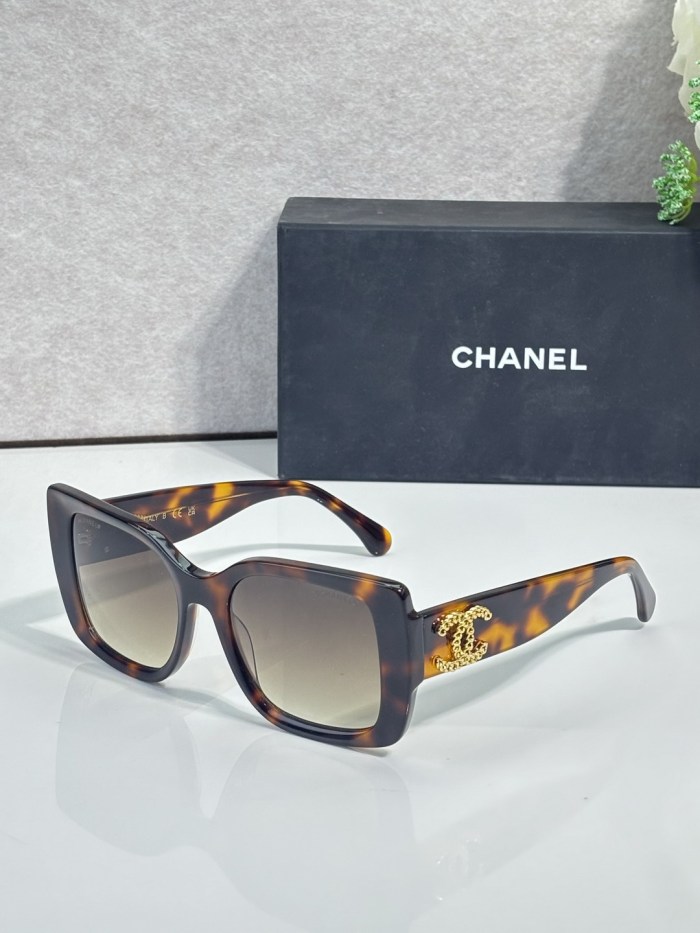 CHNL Sunglasses AAAA-8388