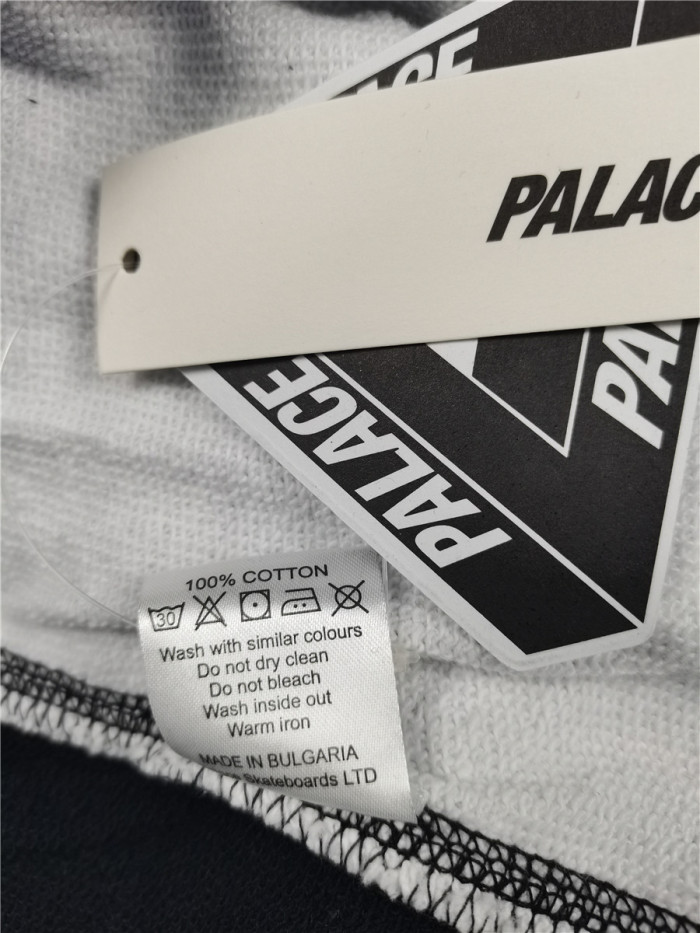 [Buy more Save more]Palace logo hoodie black and white