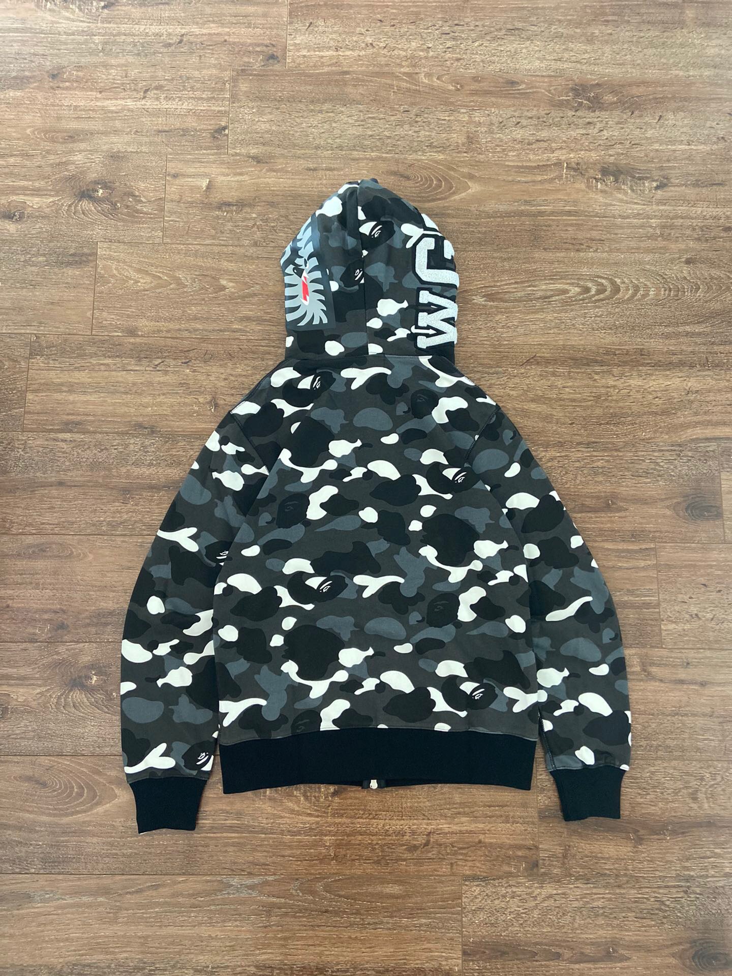 [buy more save more]1:1 bape glow in dark camo shark black & white