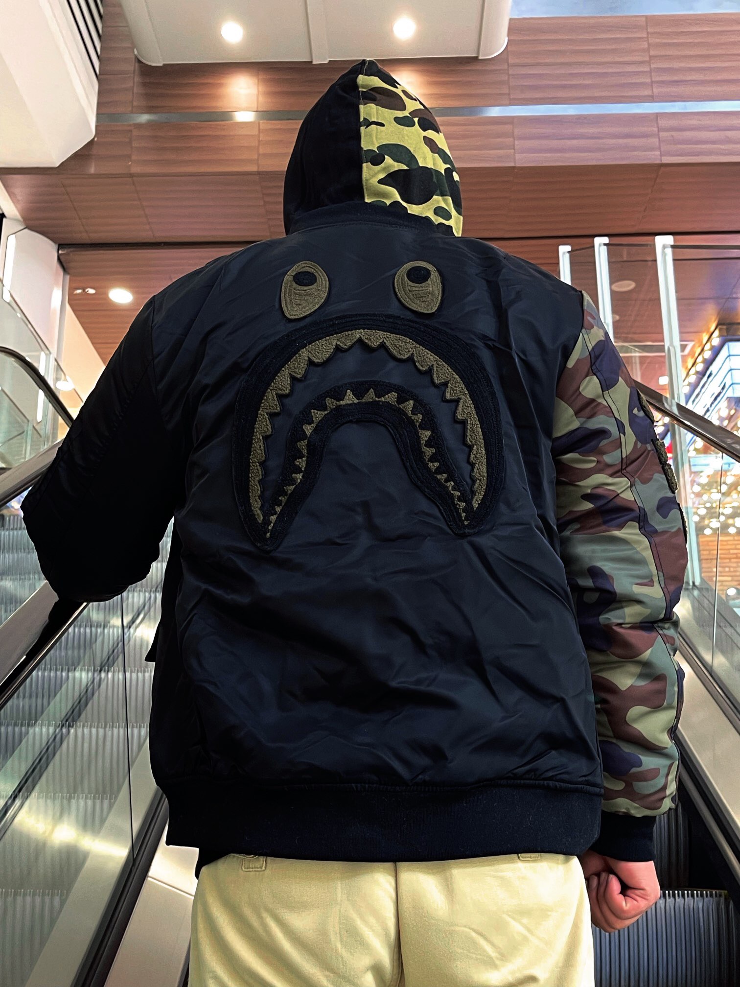 [buy more save more]bape shark camo green jacket 2 colors