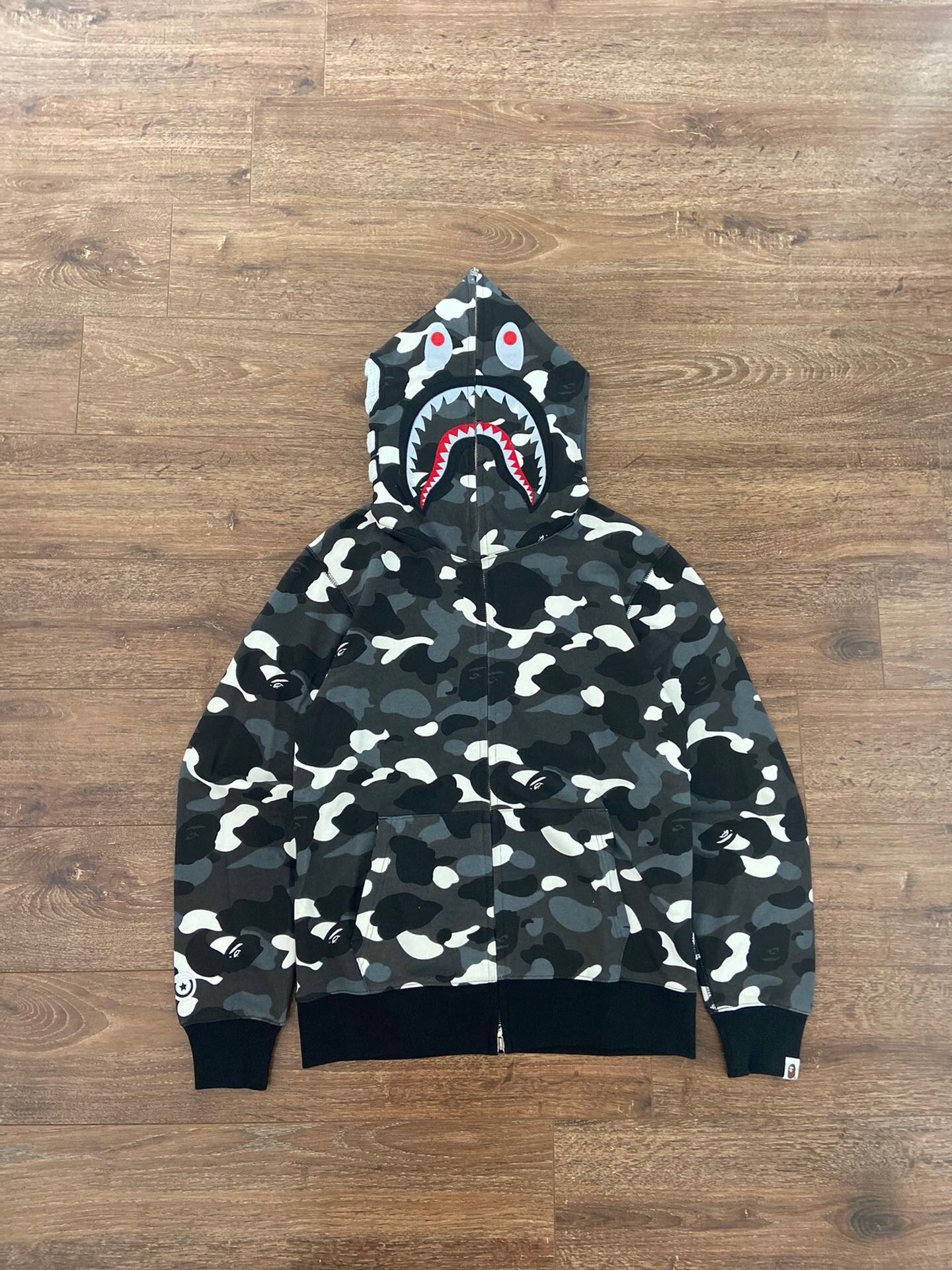 [buy more save more]1:1 bape glow in dark camo shark black & white
