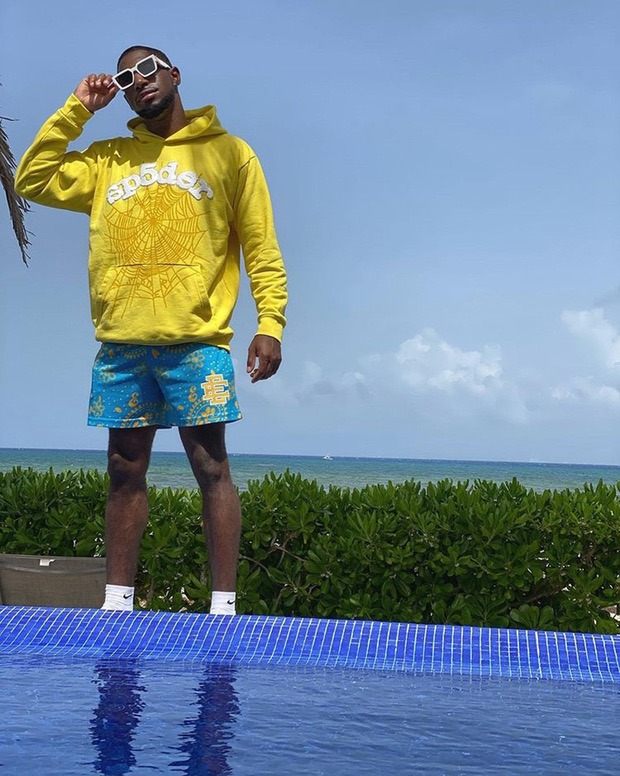 [buy more save more] eric emanuel bandana logo shorts