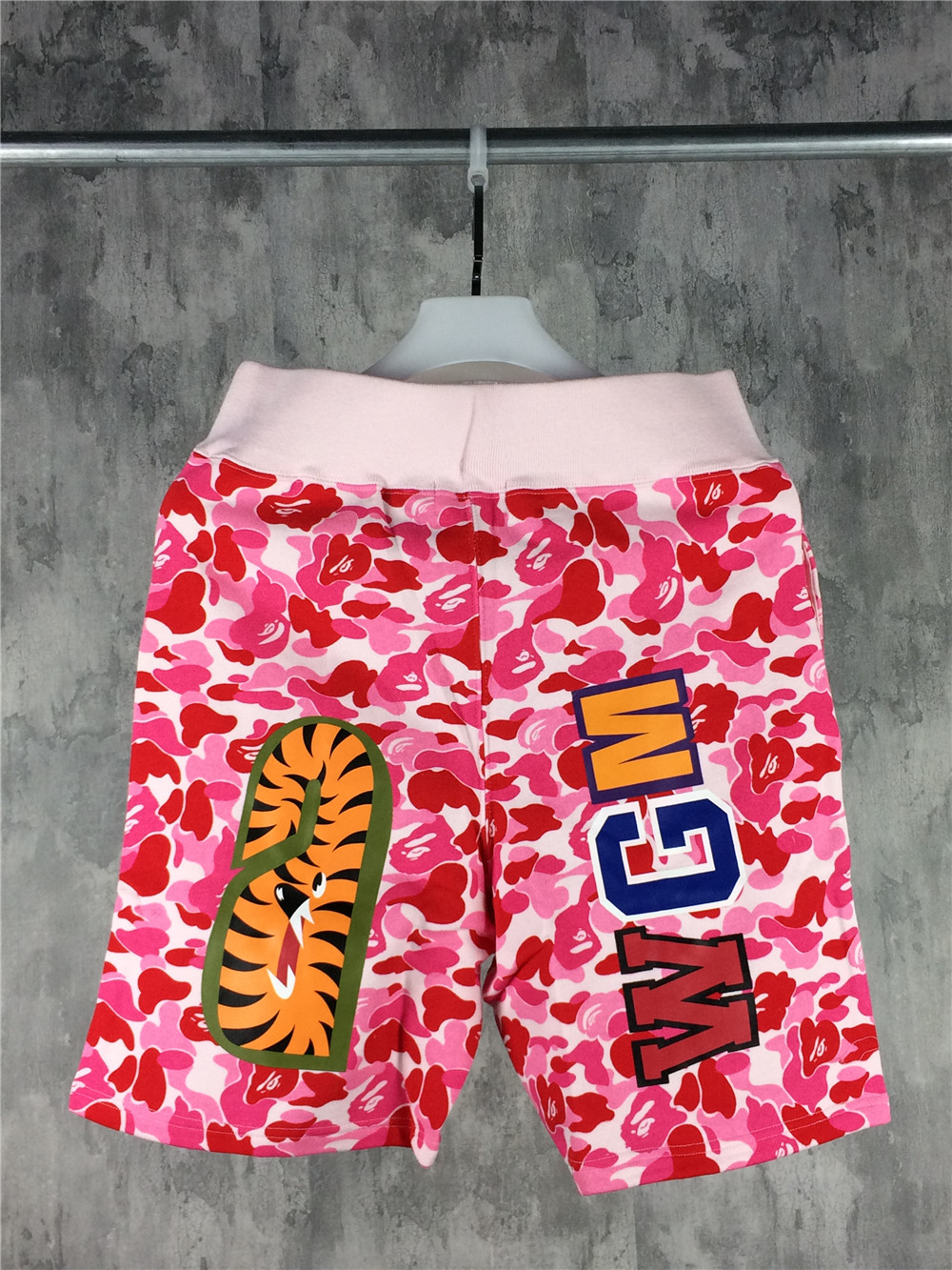 [buy more save more][no.658] shark pink camo shorts