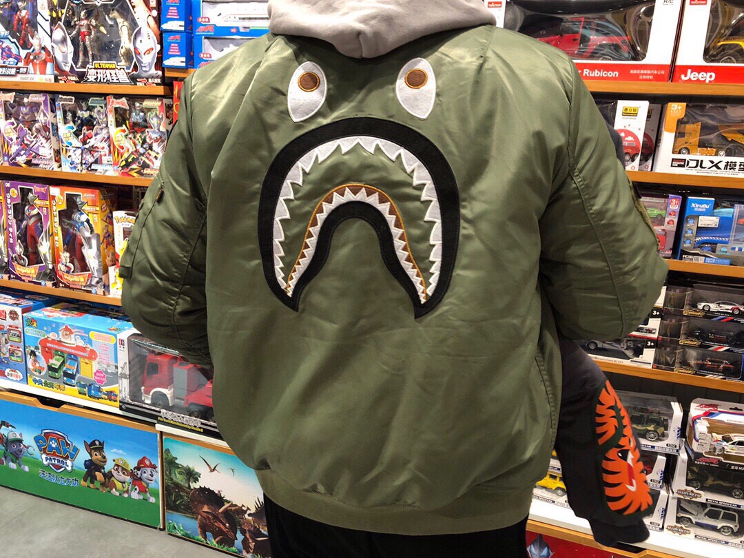 [buy more save more]bape shark camo green jacket 2 colors