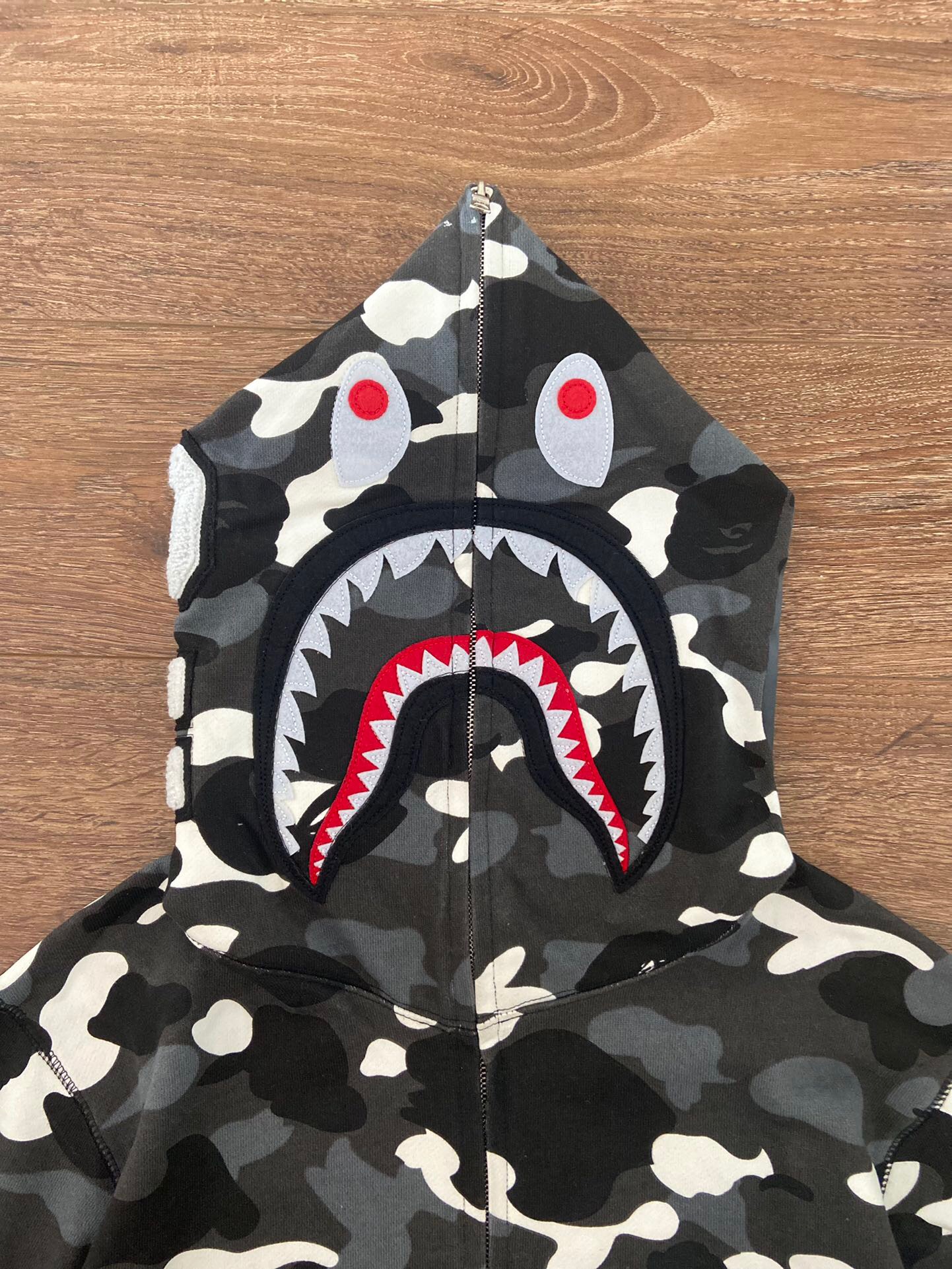 [buy more save more]1:1 bape glow in dark camo shark black & white