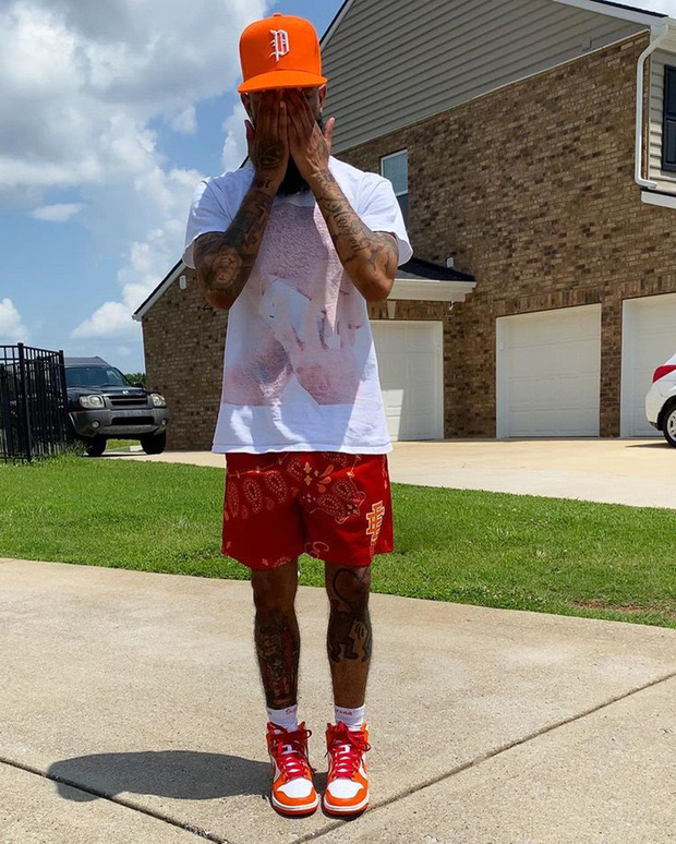 [buy more save more] eric emanuel bandana logo shorts