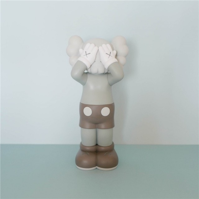 [buy more save more]Kaws facepalm figure doll 3 colors