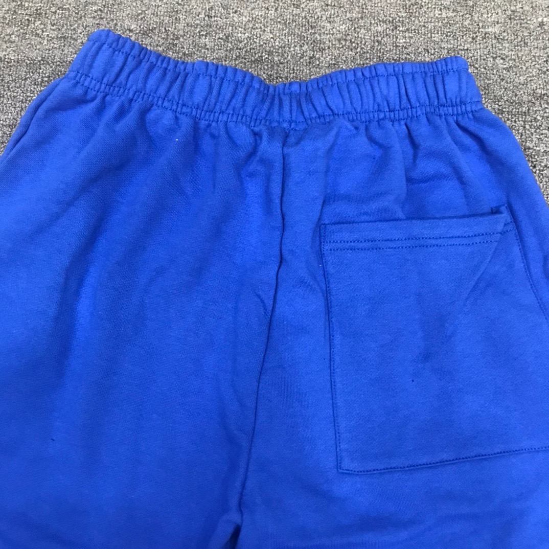 young thug sp5der-white number and blue pants