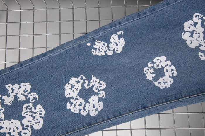 Floral print jeans light blue