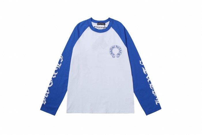 Long sleeves in blue and white