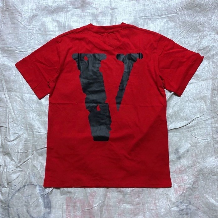 Black and red V short sleeve