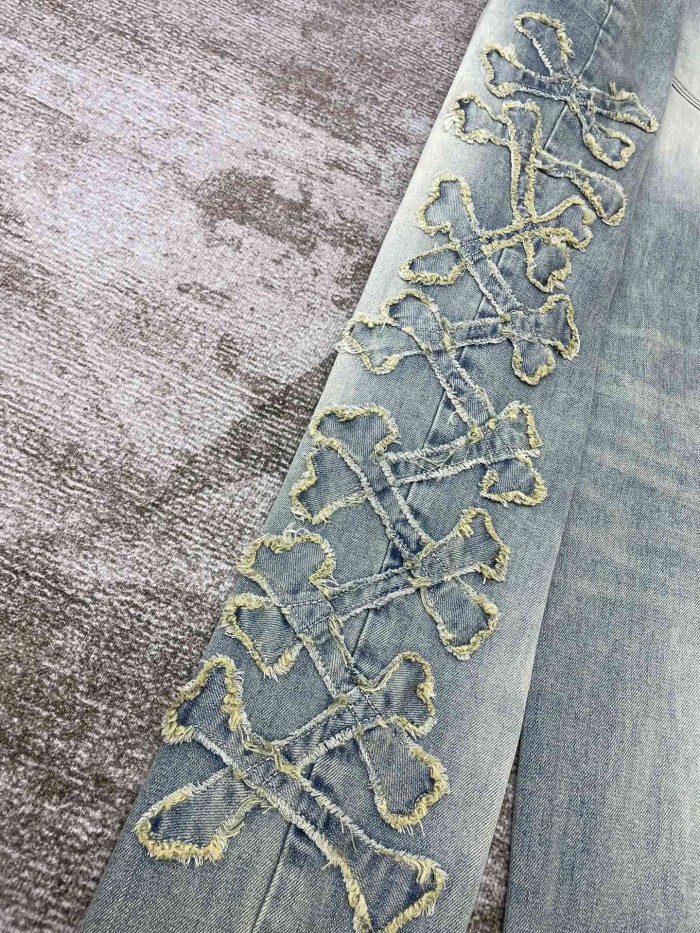 1:1 quality version Embroidered fabric bones washed and aged jeans